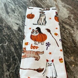 BNWT bouffants & broken hearts 3 pack Halloween kitchen towels
